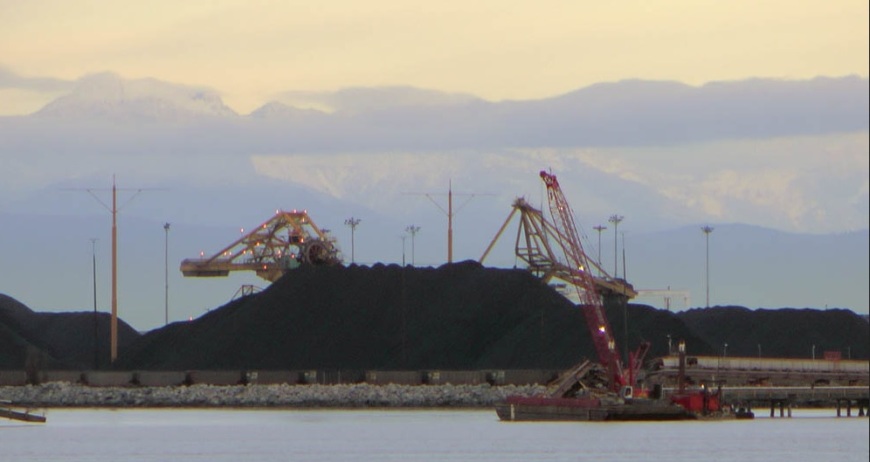 credit:https://metrovanwatch.wordpress.com/2013/12/13/input-coal-facility-surrey-docks/